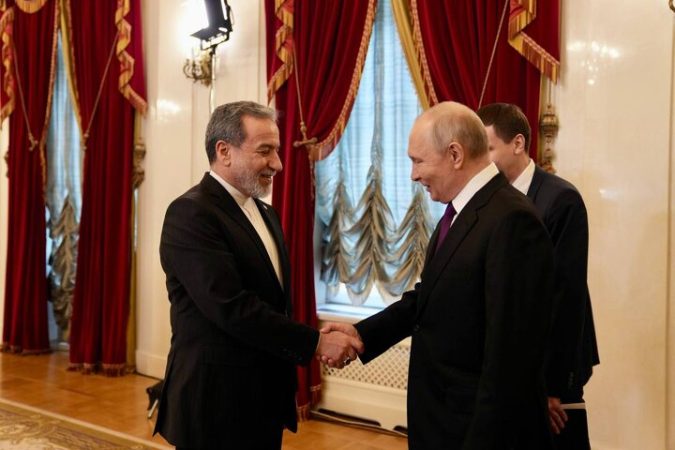 Iranian FM meets with Russian President in St. Petersburg